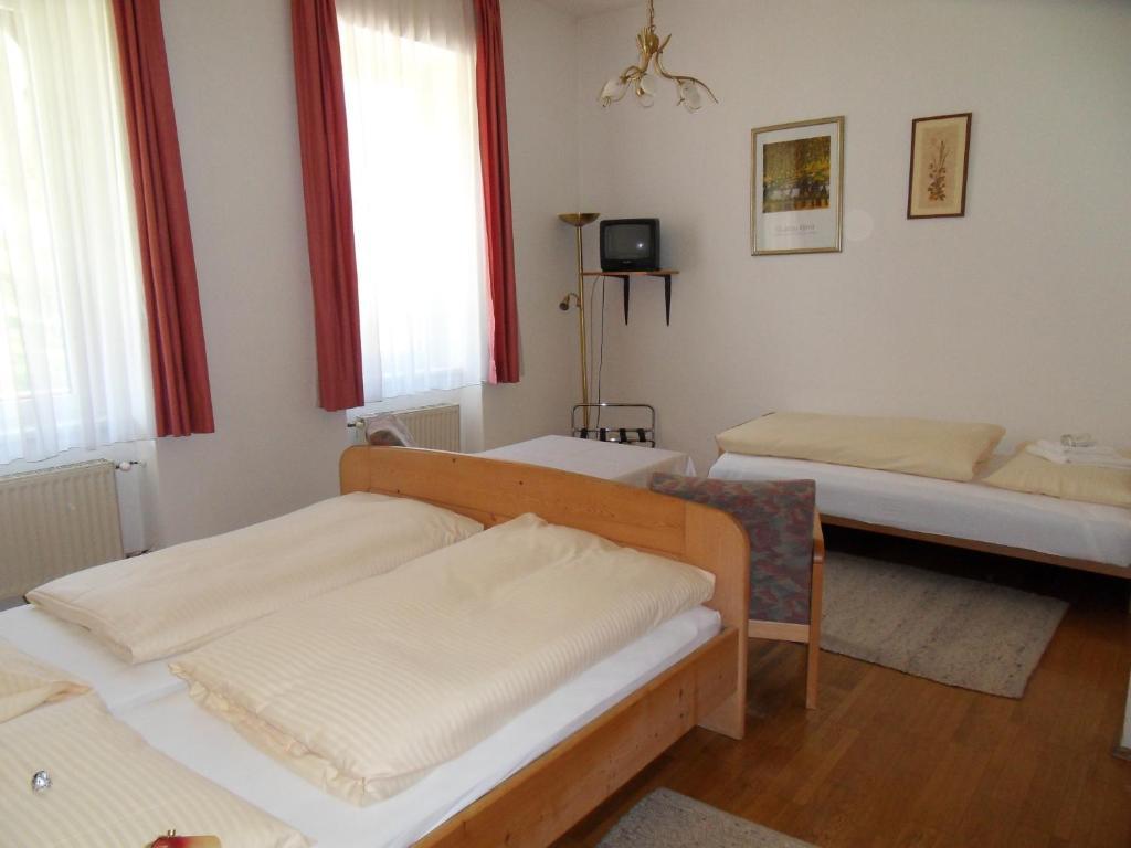 Hotel & Hostel Sandwirt Bad Ischl Room photo